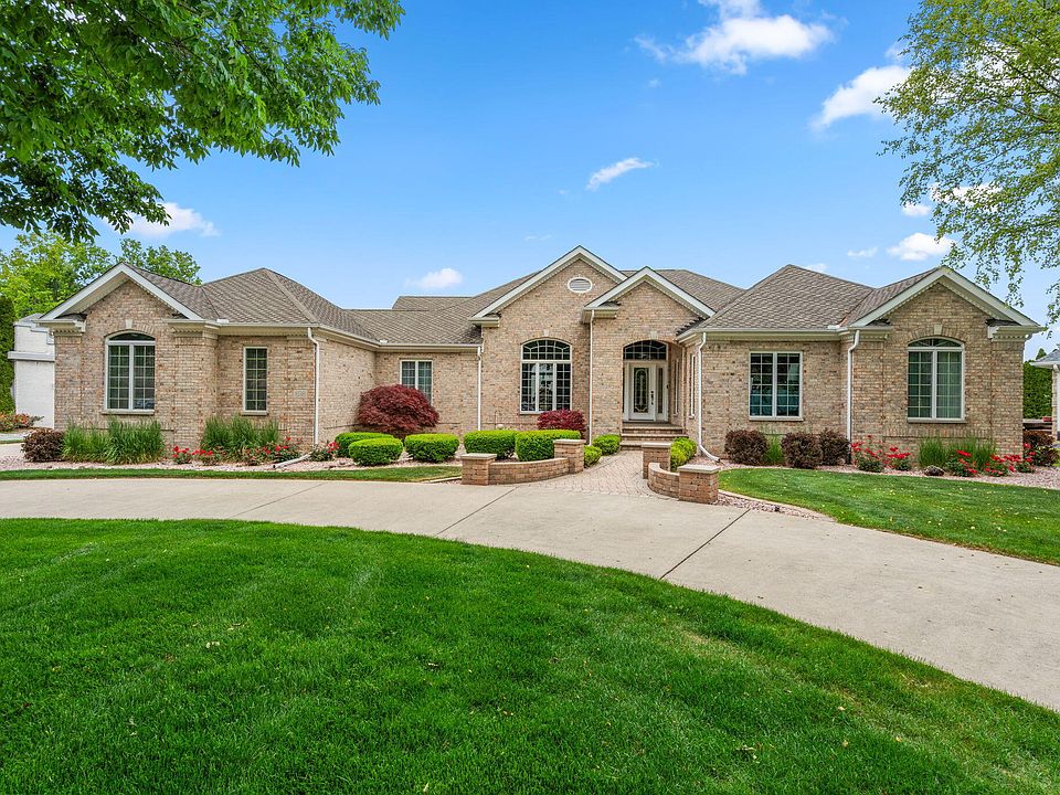 1st image of 638 Killarney Dr