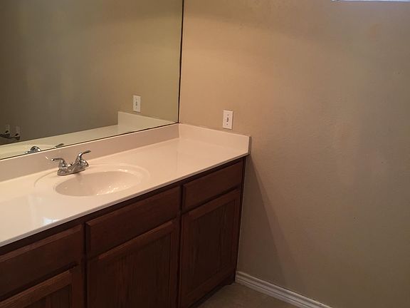 5th image of 1077 W Green St