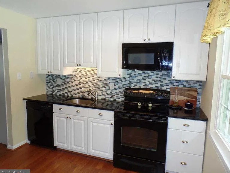 7900 Lee Hwy — Photo 3