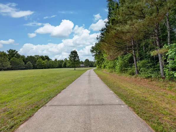 725 County Road 195, Danville, AL 35619