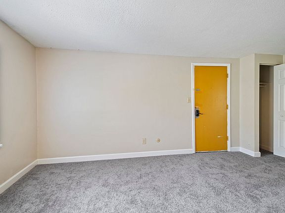 4th image of 3606 Balsam Ave #202