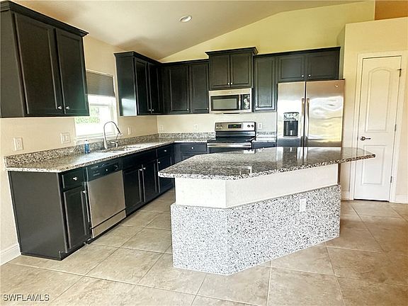 3rd image of 2329 NE 35th St