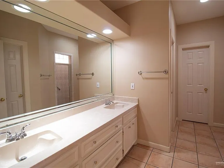 113 E Yucca Ave — Photo 11