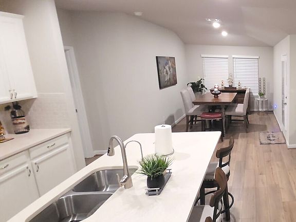 5th image of 3045 Beringer Blvd