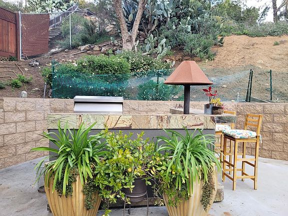 BBQ bar with fridge