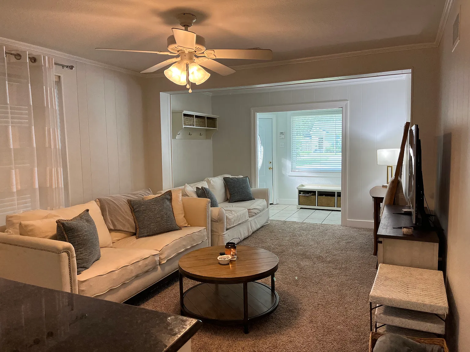 3 bed, 1810 sqft, $2,395 — Photo 2