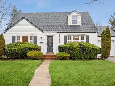 11 Leeds, Rockville Centre, NY, 11570