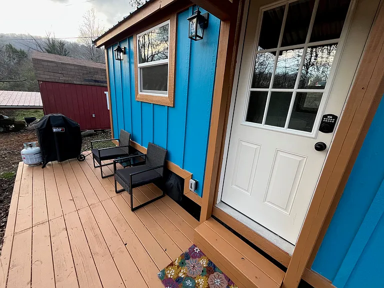 300 Youngs Cove Rd #B — Photo 15