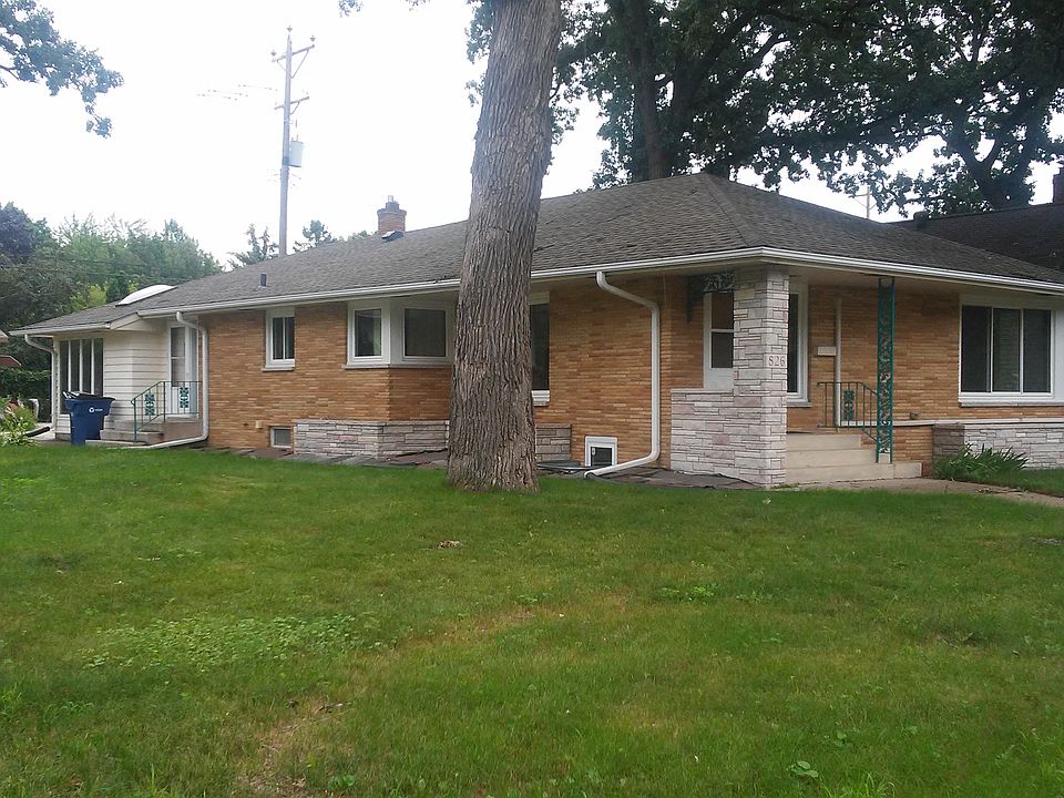 1st image of 826 8th Ave N