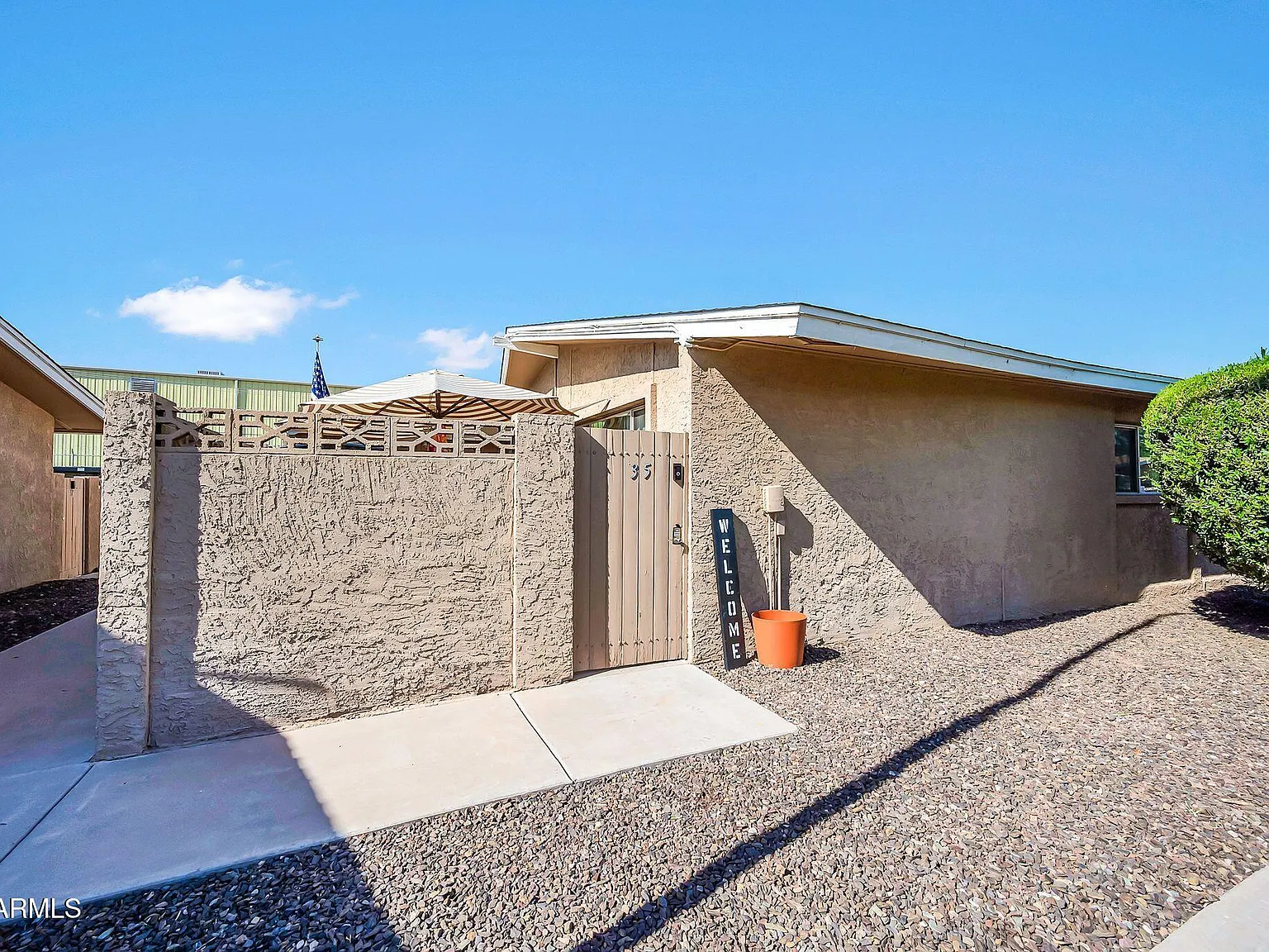 2 bed, 2.0 bath, 945 sqft, $2,100 — Photo 3
