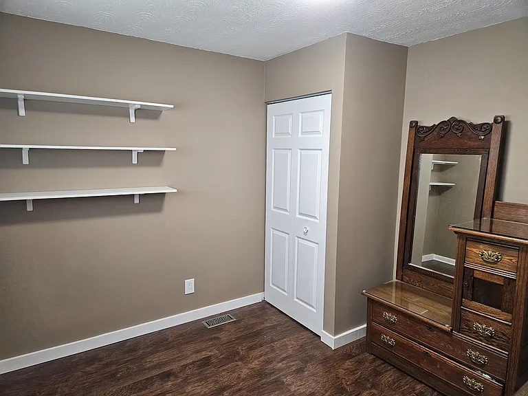 2042 Byron Dr — Photo 17