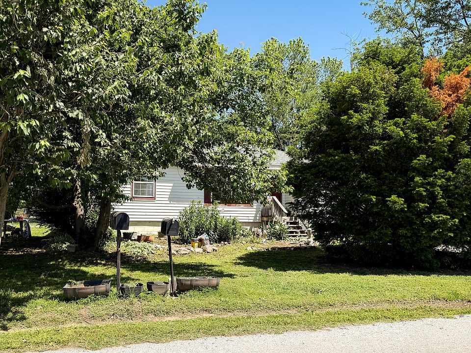 2nd image of 3235 W Calhoun Street