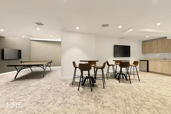 Rented by MNS Marketing | media 23