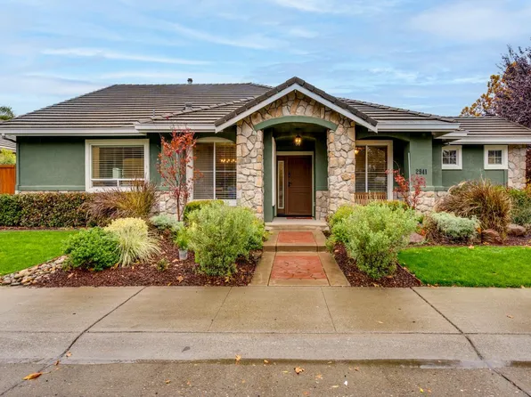 2941 W River Dr, Sacramento, CA 95833