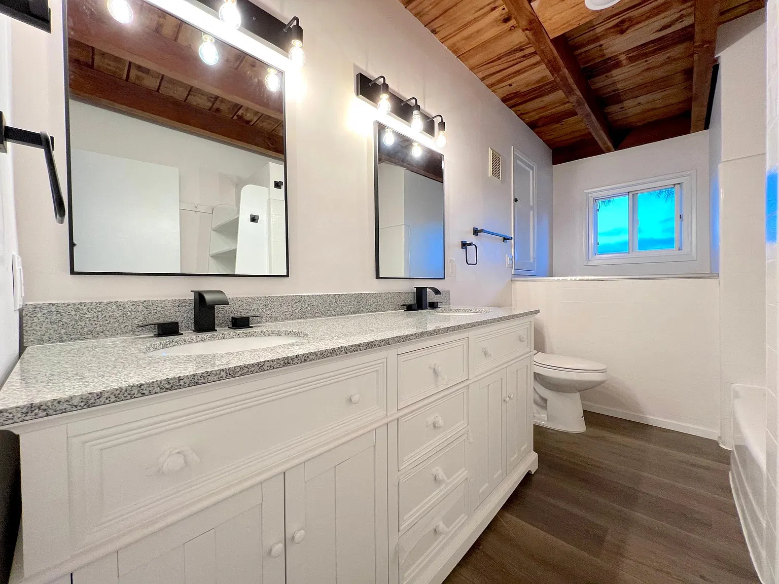 3404 Ottawa Ave — Photo 4