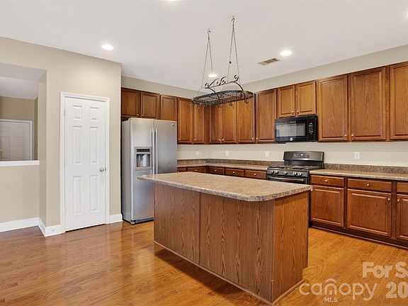 4th image of 112 Colville Rd