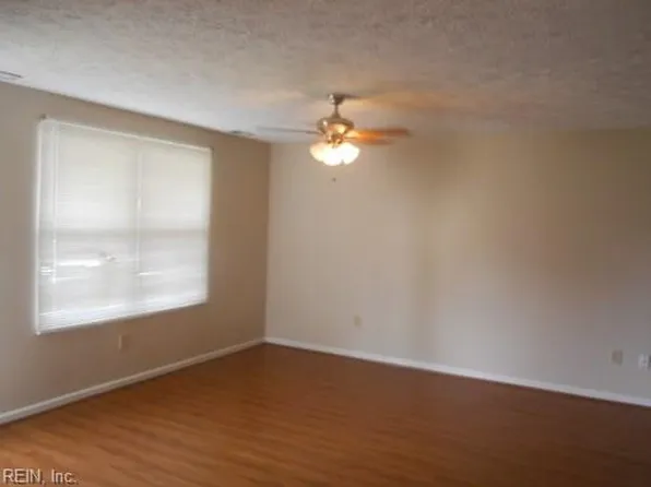 245 Anne Dr, Newport News, VA 23601