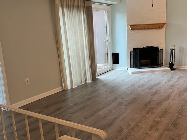 11 Shore Rd APT 3G, Somers Point, NJ 08244