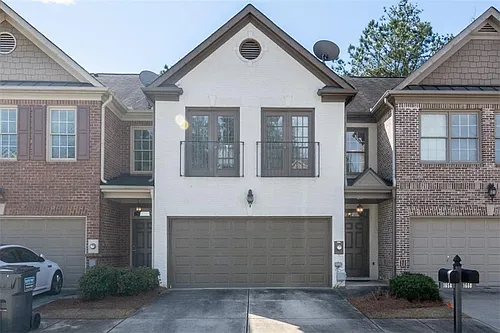 1658 Oakbrook Lake Dr Photo 1