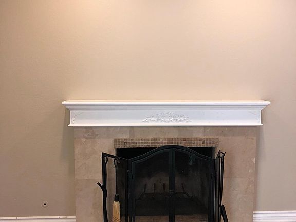 2nd image of 324 E Cedar St