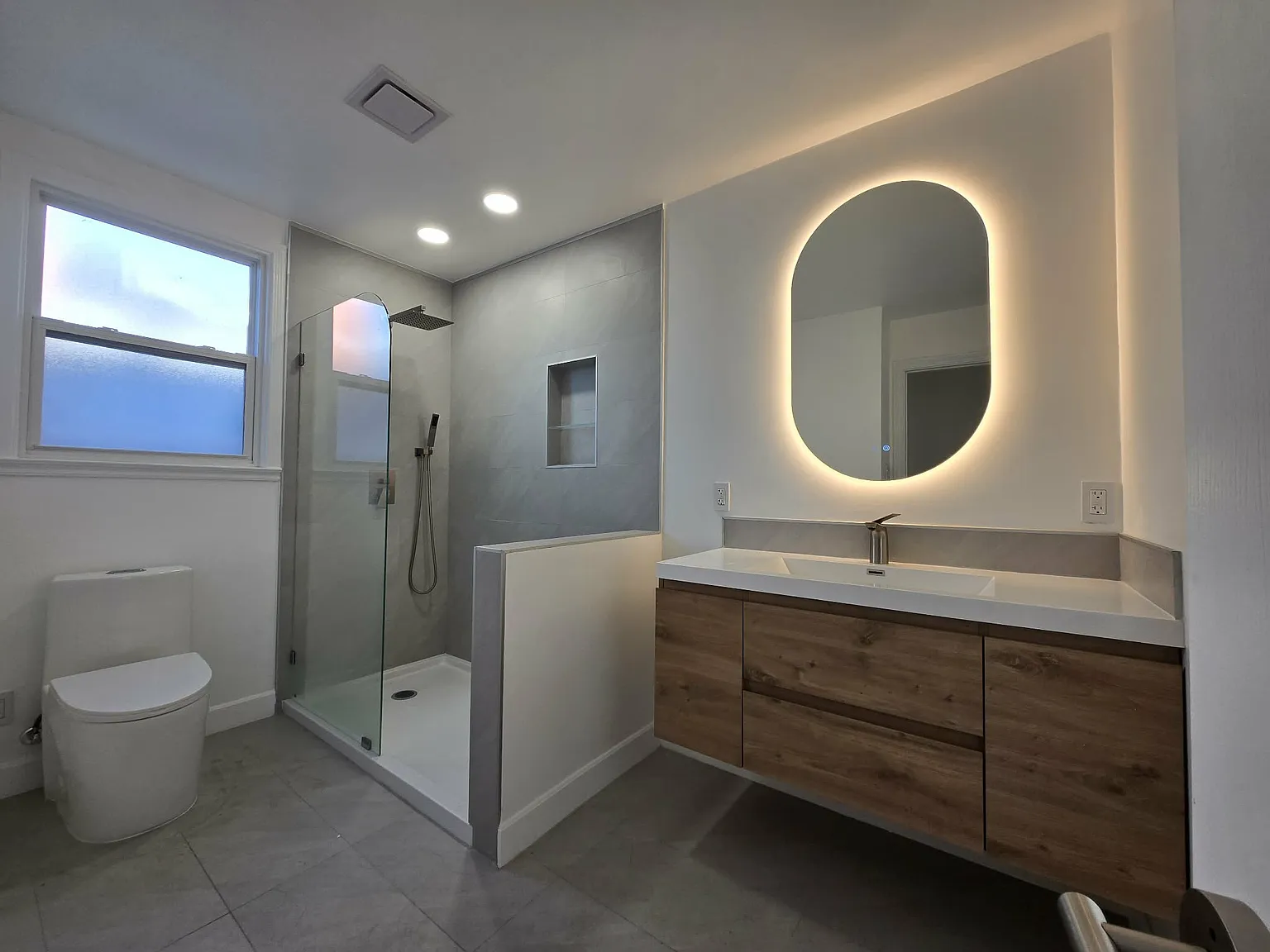 Studio, 550 sqft, $3,199 — Photo 3