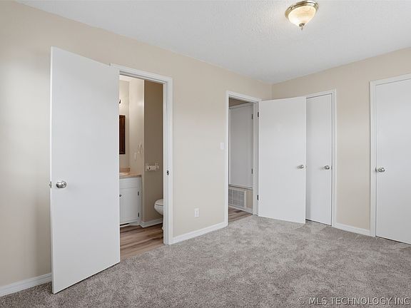 5th image of 228 S 5th Ave