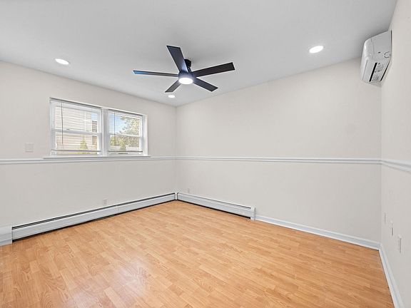 5th image of 737 10th St #1