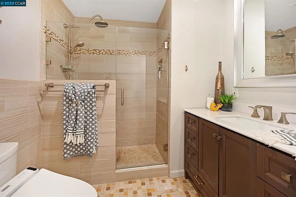 3 bed, 1210 sqft, $3,600 — Photo 3