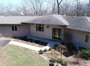N7462 McCabe Rd, Whitewater, WI 53190
