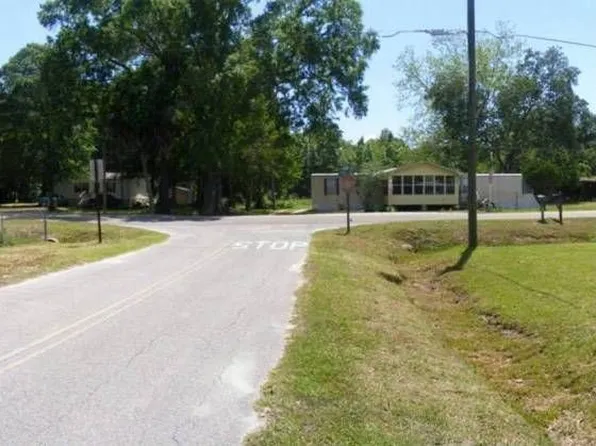 7216 Caladium St, Wewahitchka, FL 32465