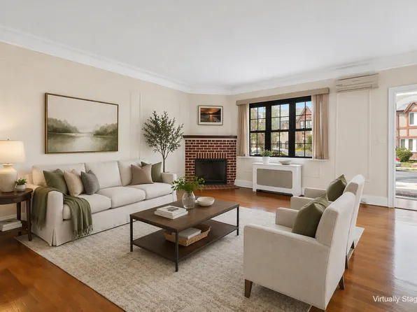 2927 167th St, Flushing, NY 11358