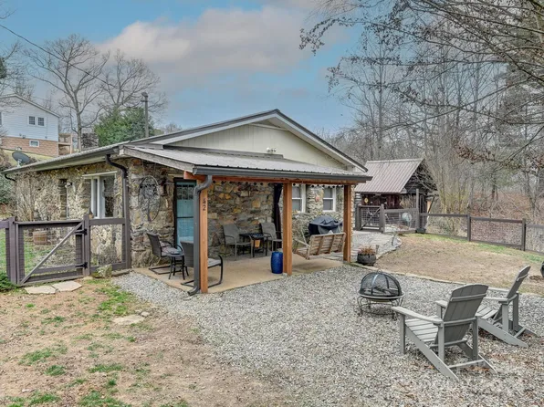 42 Skyland Cir, Asheville, NC 28804