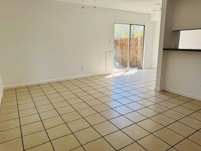 5907 Cougar Dr #C — Photo 3