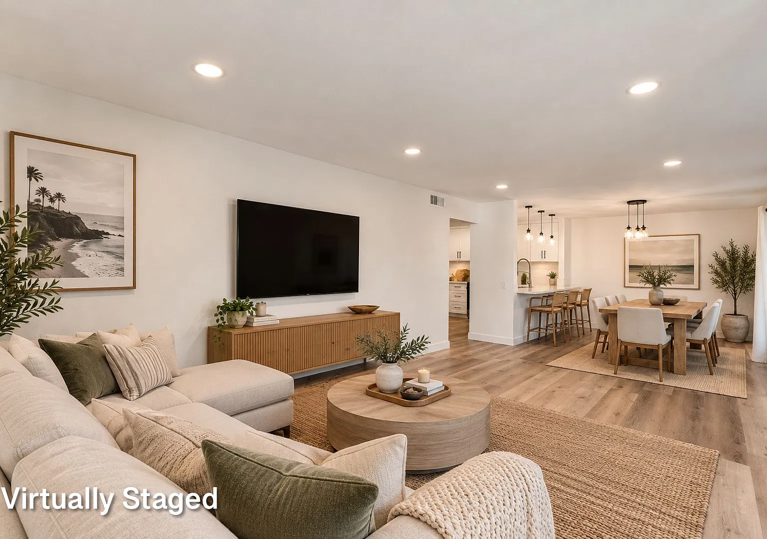 Beautifully Remodeled 2 bed/1 bath condo available now! — Photo 2