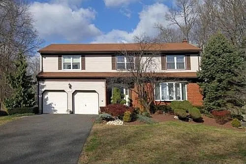 19 Friar Ln photo 1