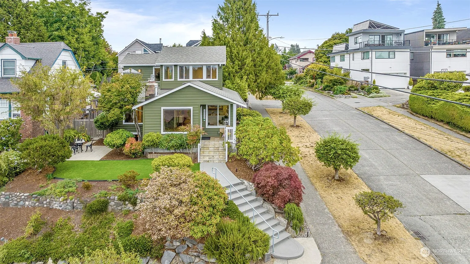 2658 48th Avenue SW photo 1