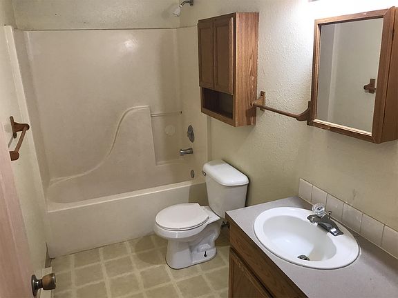 3rd image of 1814 W Gardner Ave #B