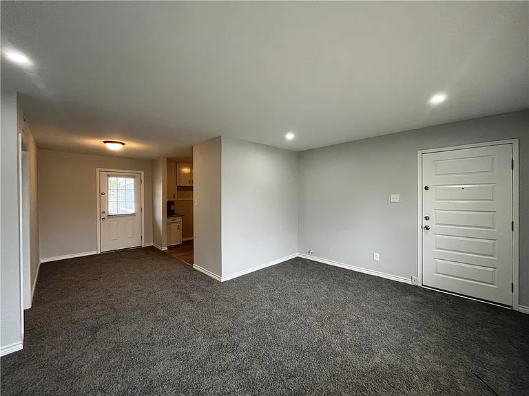 4801 Lansdown Dr — Photo 3