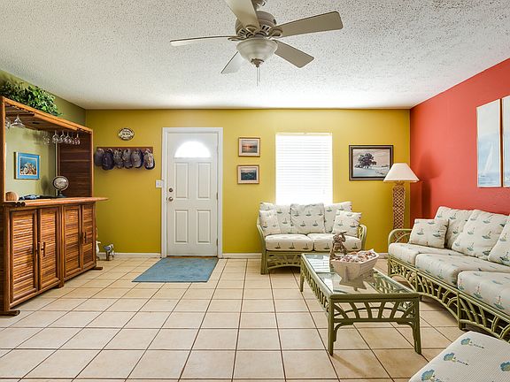 2nd image of 701 Baffin Dr