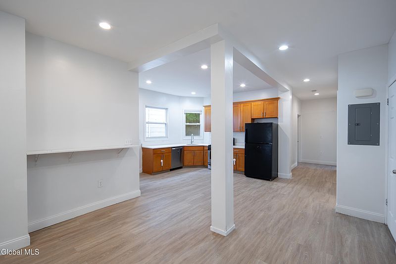 5th image of 2210 15th Street