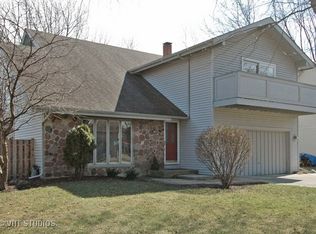 1001 Cedar Crest Dr, Crystal Lake, IL 60014