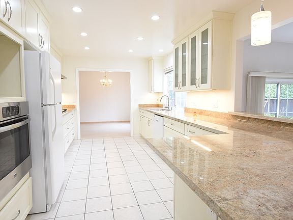 4th image of 1529 Pine Grove Way