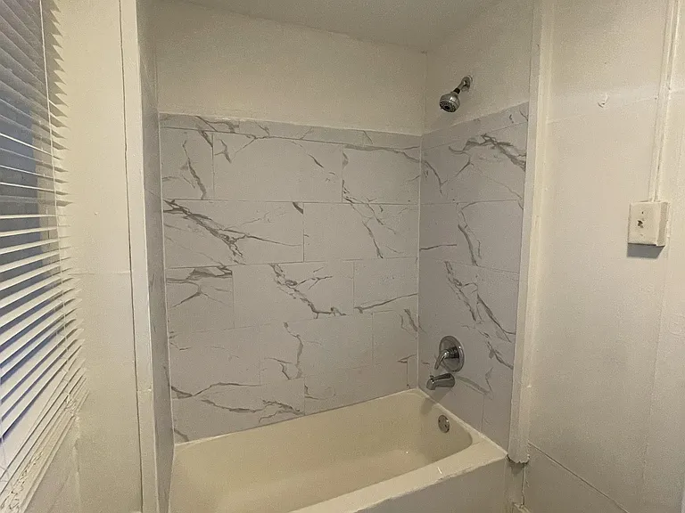 329 W Locust St #1 — Photo 9
