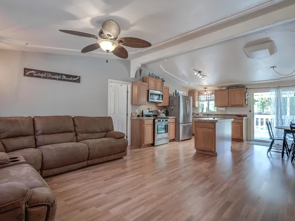 13826 Sandisle Dr, Redding, CA 96003