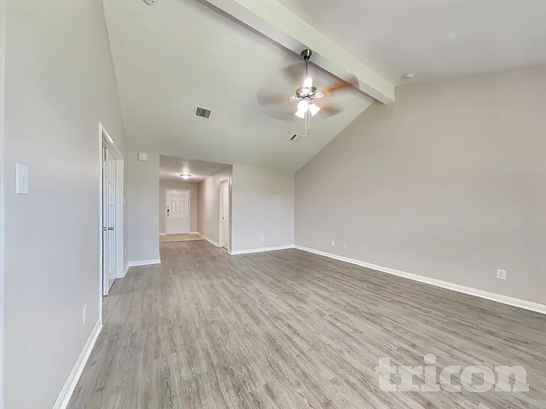 329 Shoshone Ridge Dr — Photo 3