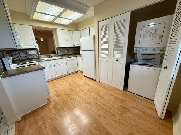 2212 S CYPRESS BEND Drive #303, Pompano Beach, FL 33069