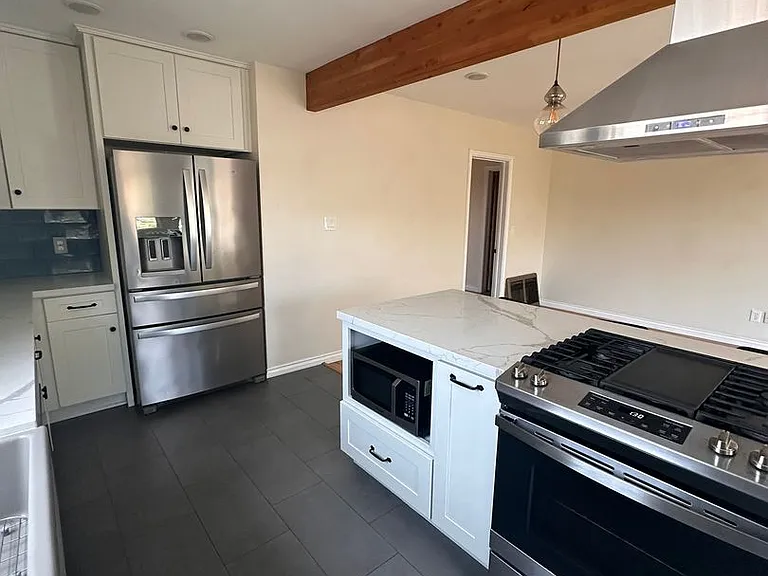 2152 Rexford Dr — Photo 5