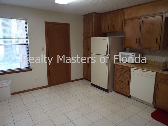 5th image of 7812 Deborah Dr