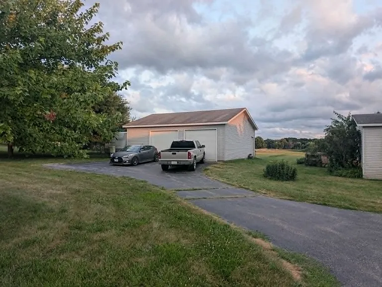 W Wilmot Rd — Photo 16