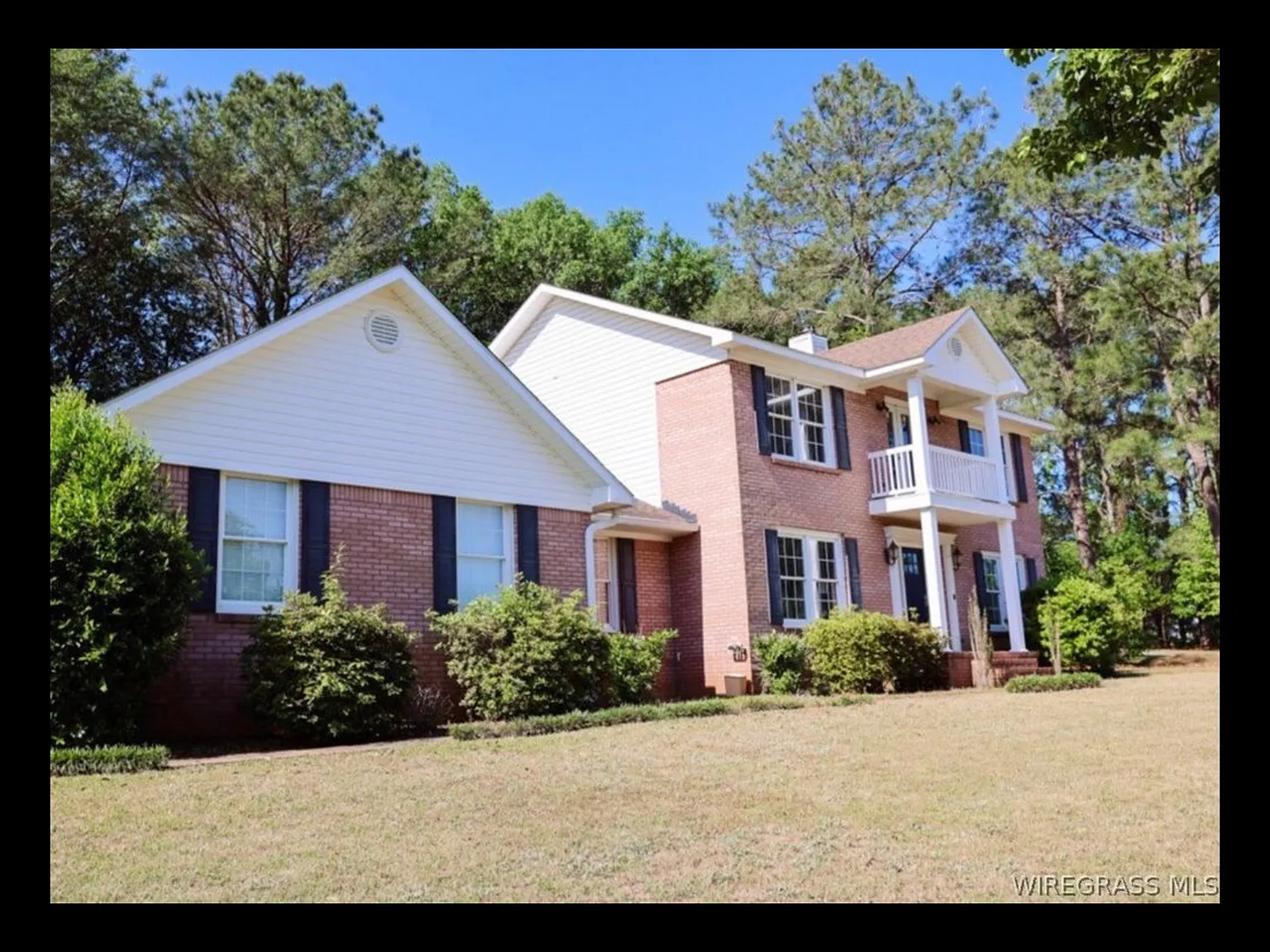 3 bed, 2167 sqft, $2,400 — Photo 2